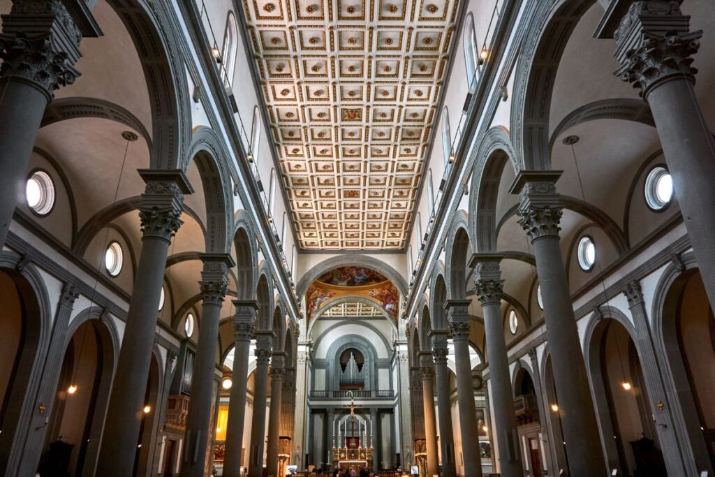 Interior da Basílica de San Lorenzo
