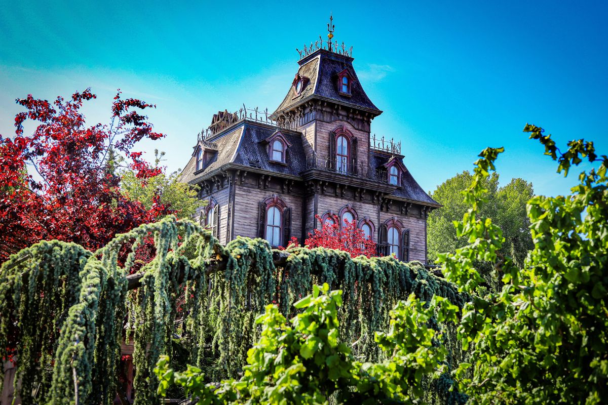 Phantom Manor, uma das atrações da Disneyland Paris