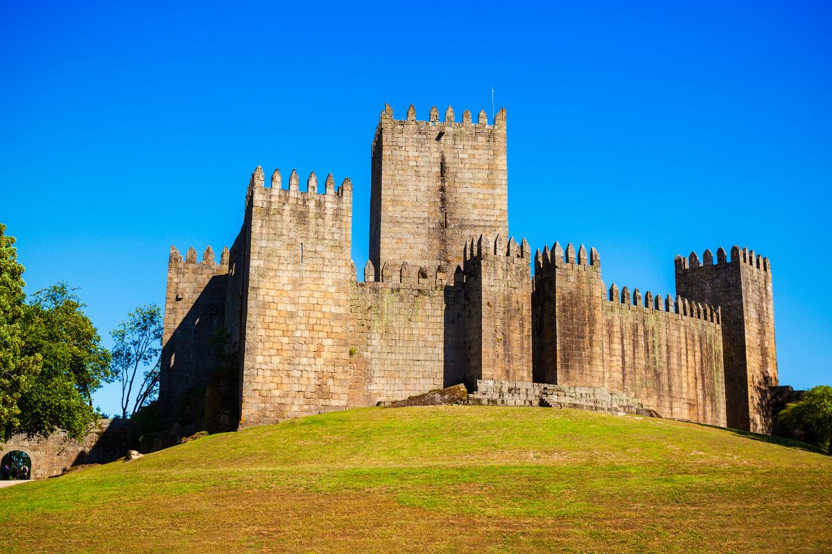 Parte externa do Castelo de Guimarães