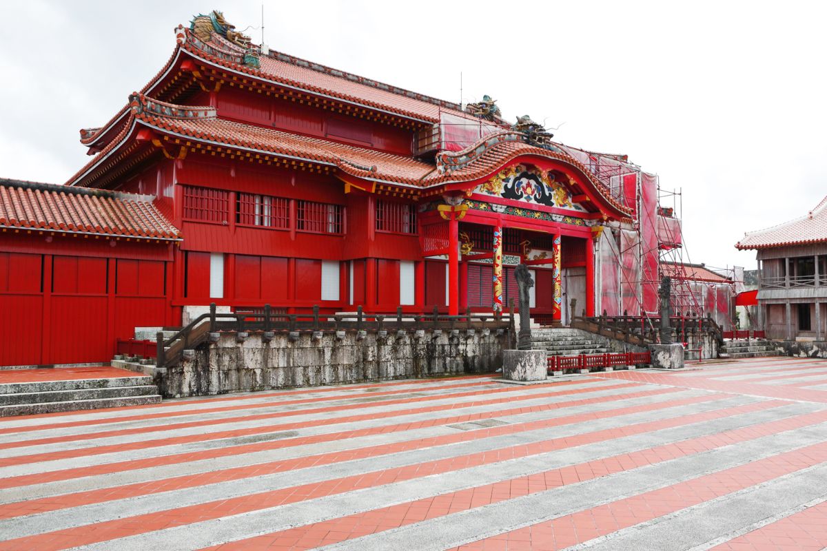 Frente do Castelo de Shuri em Naha, Okinawa