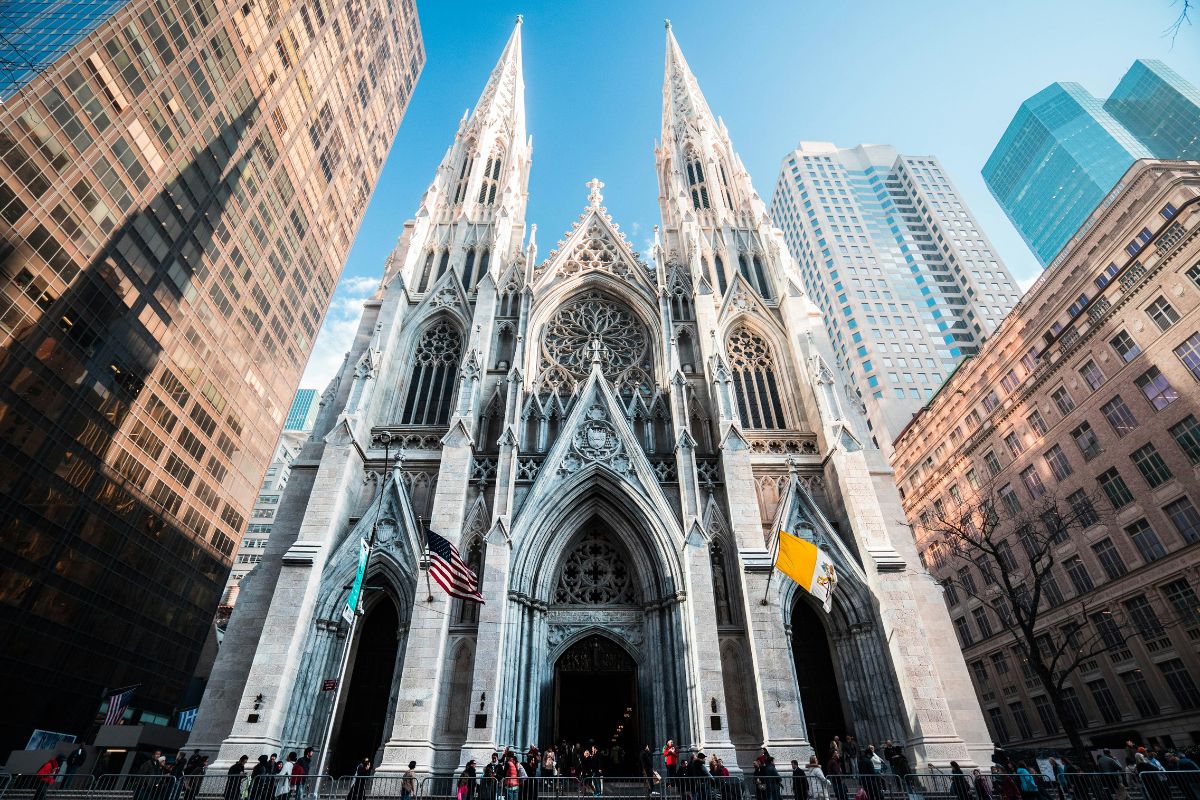 Fachada da catedral de St. Patrick’s, na Quinta Avenida de Nova York