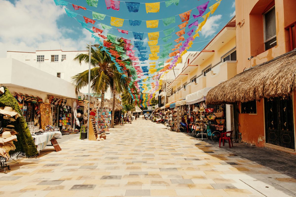 Rua do centro de Cancún apenas para pedestres