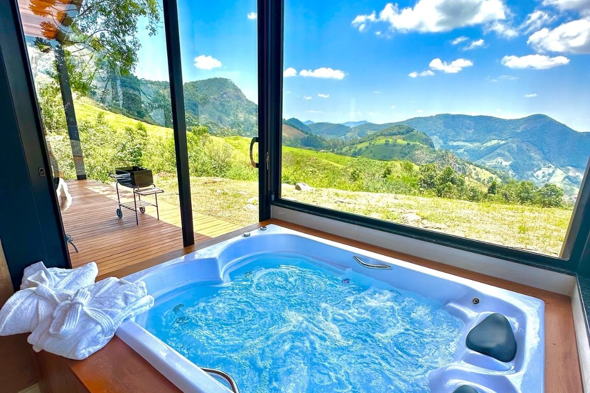 Jacuzzi do Chalés Bergview, em São Bento do Sapucaí