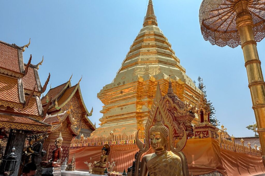 Chedi no templo de Doi Suthep