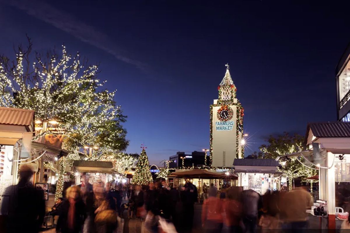 Farmers Market, Los Angeles, com decoração de Natal