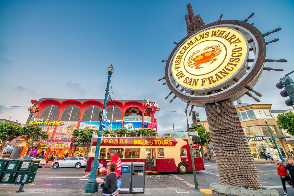 Turistas no bairro de Fisherman’s Wharf