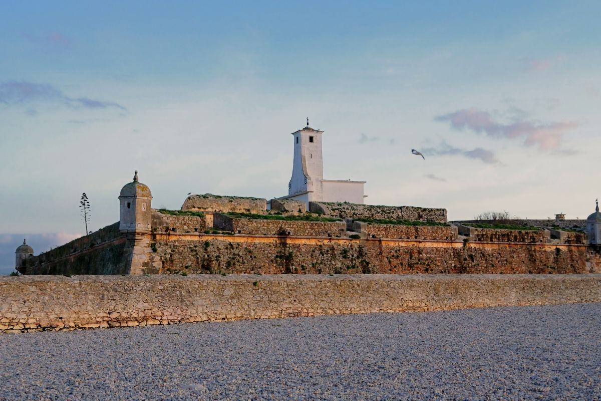 Histórico Forte de Peniche visto de frente