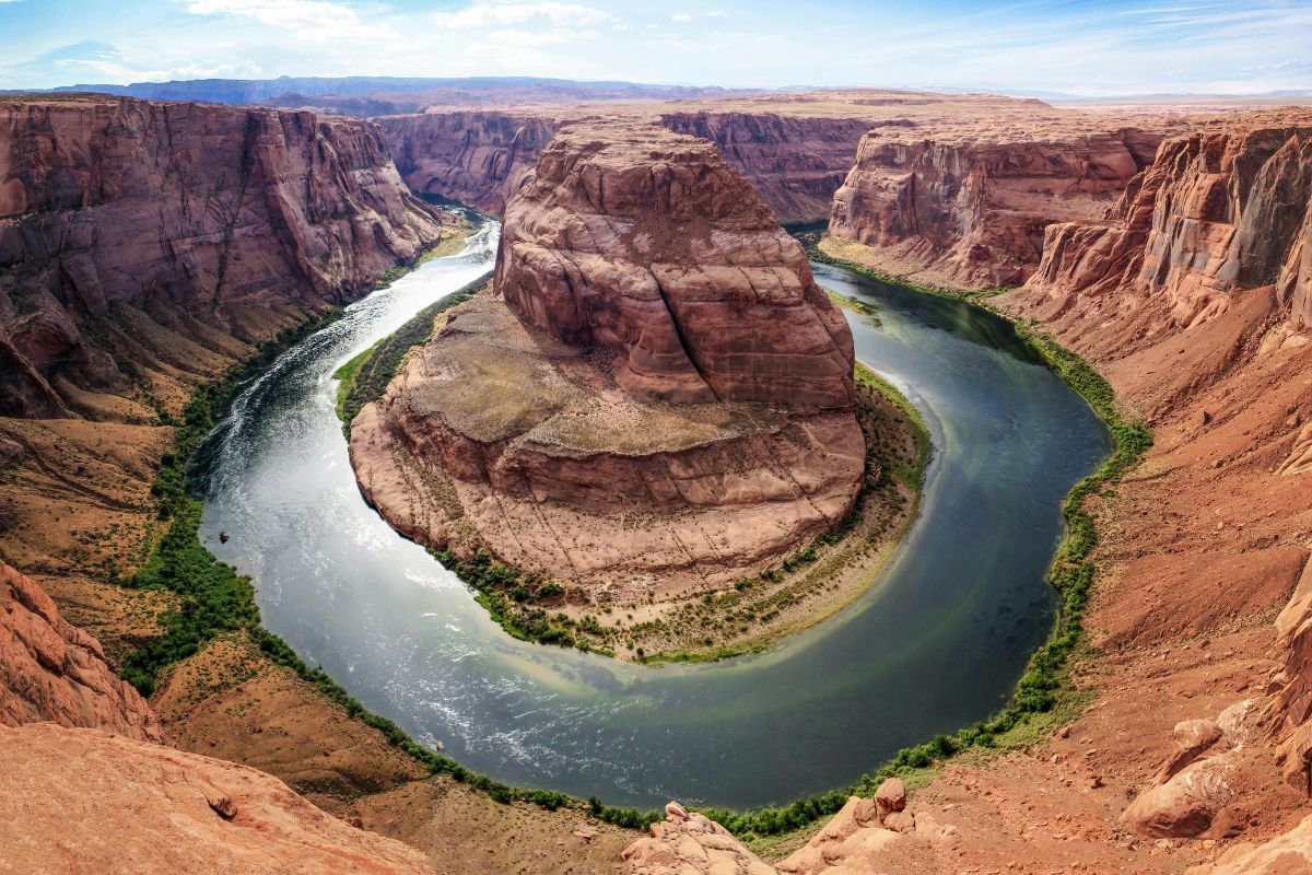 Cânion emoldurado por rio no parque Grand Canyon