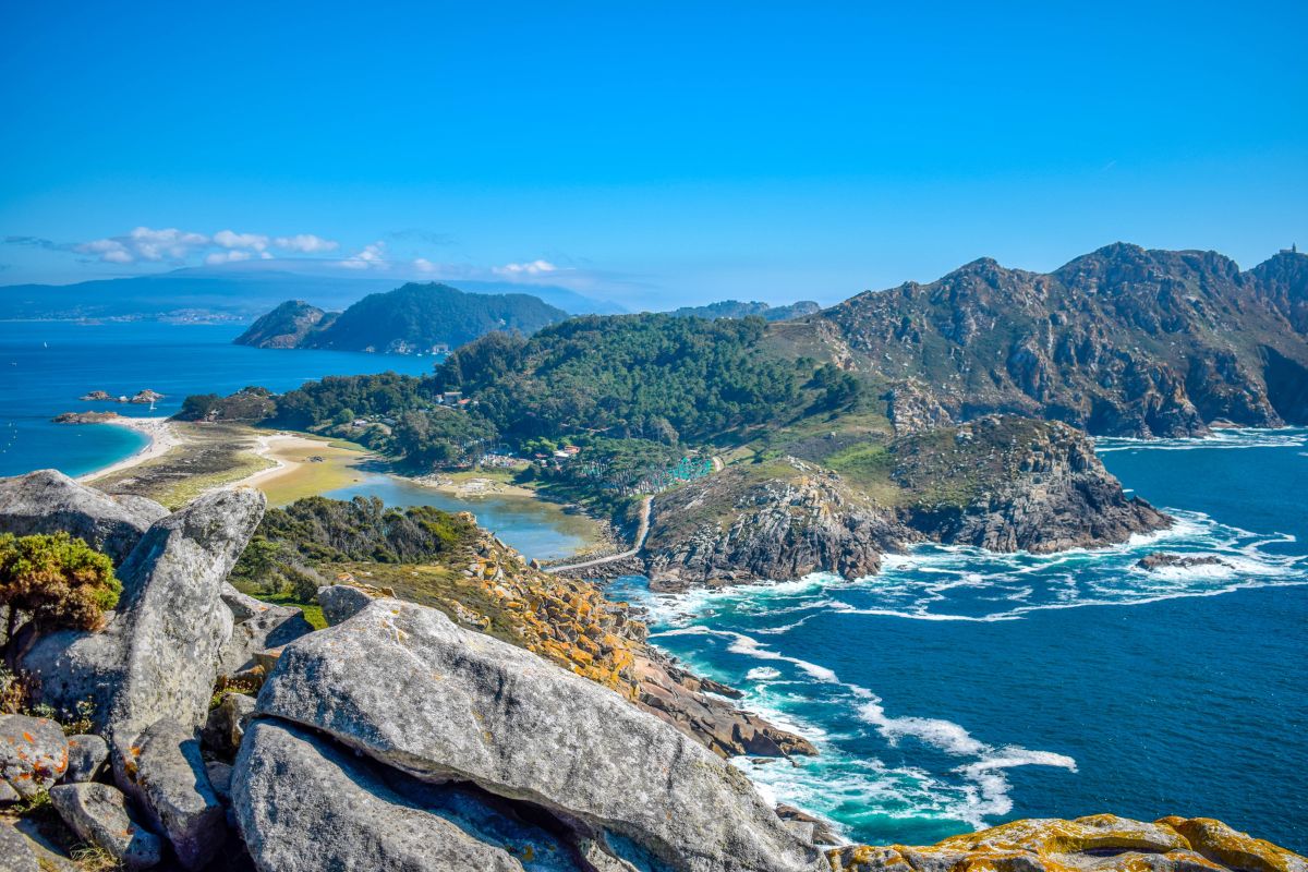 Panorama da Ilha de Cies, na Galícia, Espanha