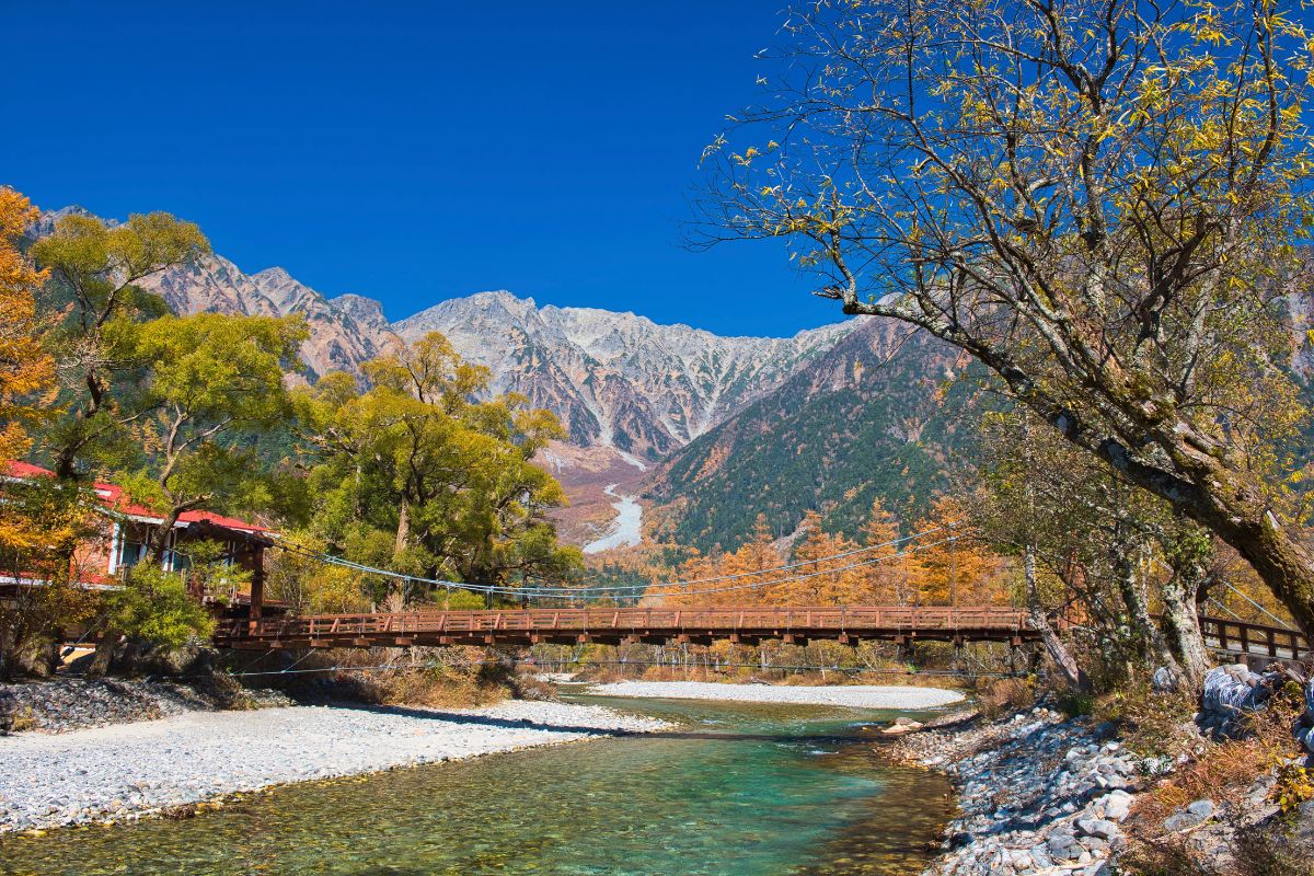 Ponte Kappabashi em Kamikochi, Japão