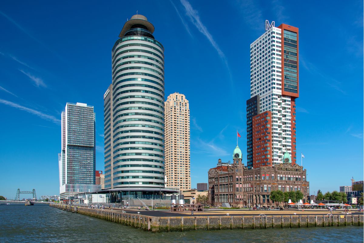 Altos prédios do bairro de Kop Van Zuid, Rotterdam