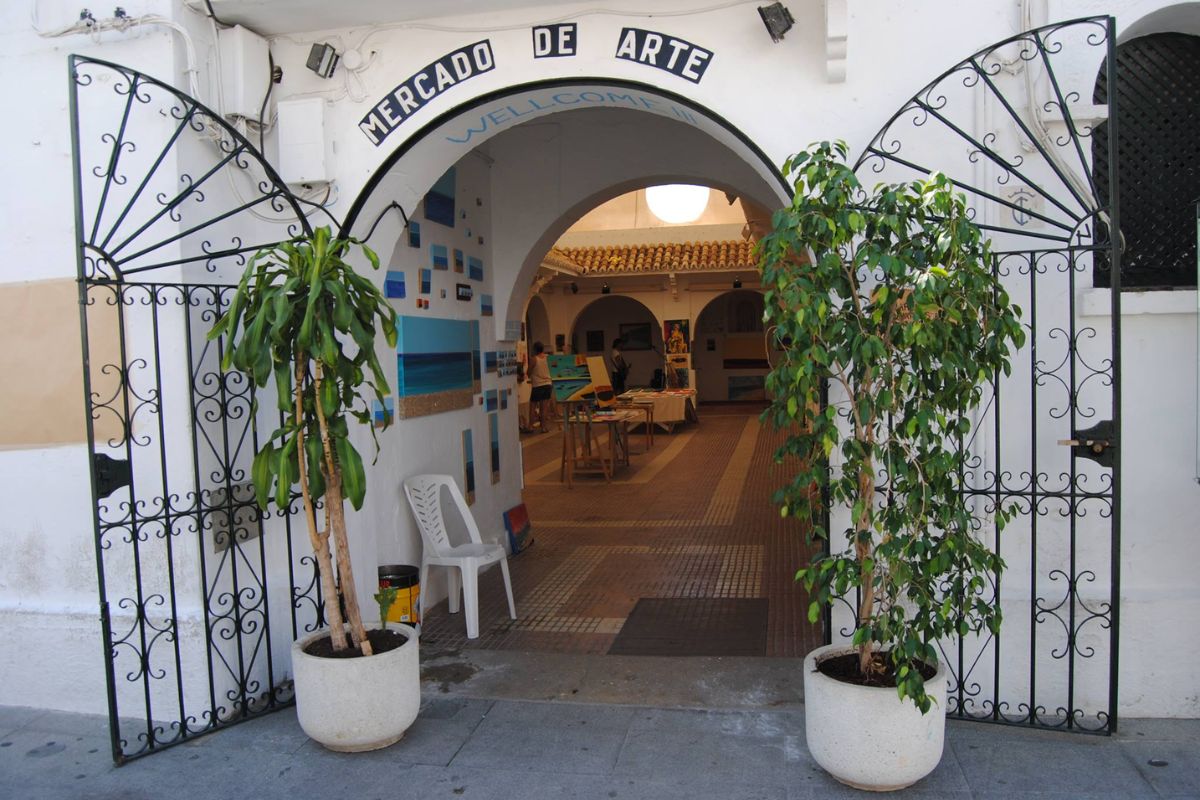 Entrada do Mercado del Arte de Conil de la Frontera