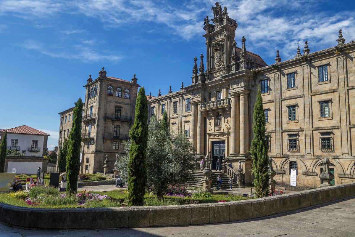 Fachada do edifício do Mosteiro de San Martiño Pinario