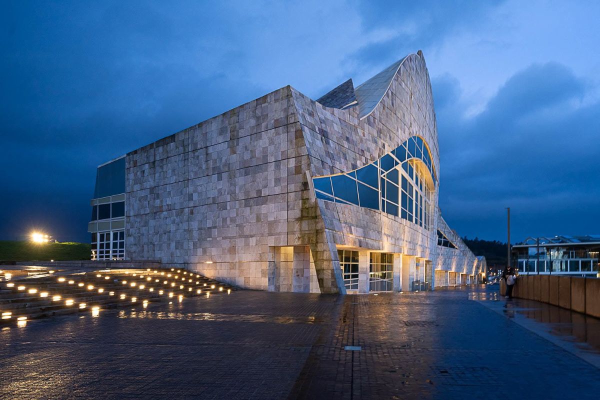 Edifício moderno do Museu Centro Goiás, em Santiago de Compostela