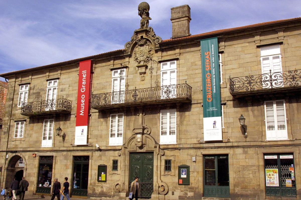 Fachada do Museu Eugenio Granell, em Santiago de Compostela