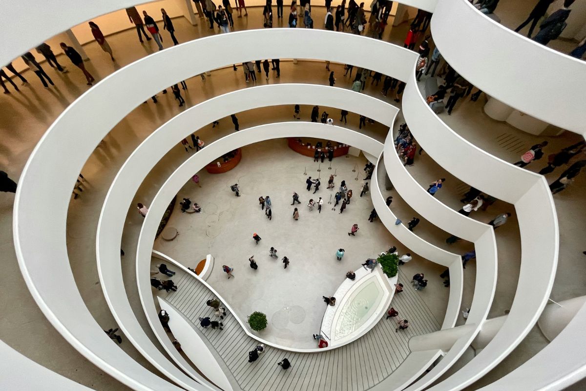 Interior do museu Guggenheim de Nova York