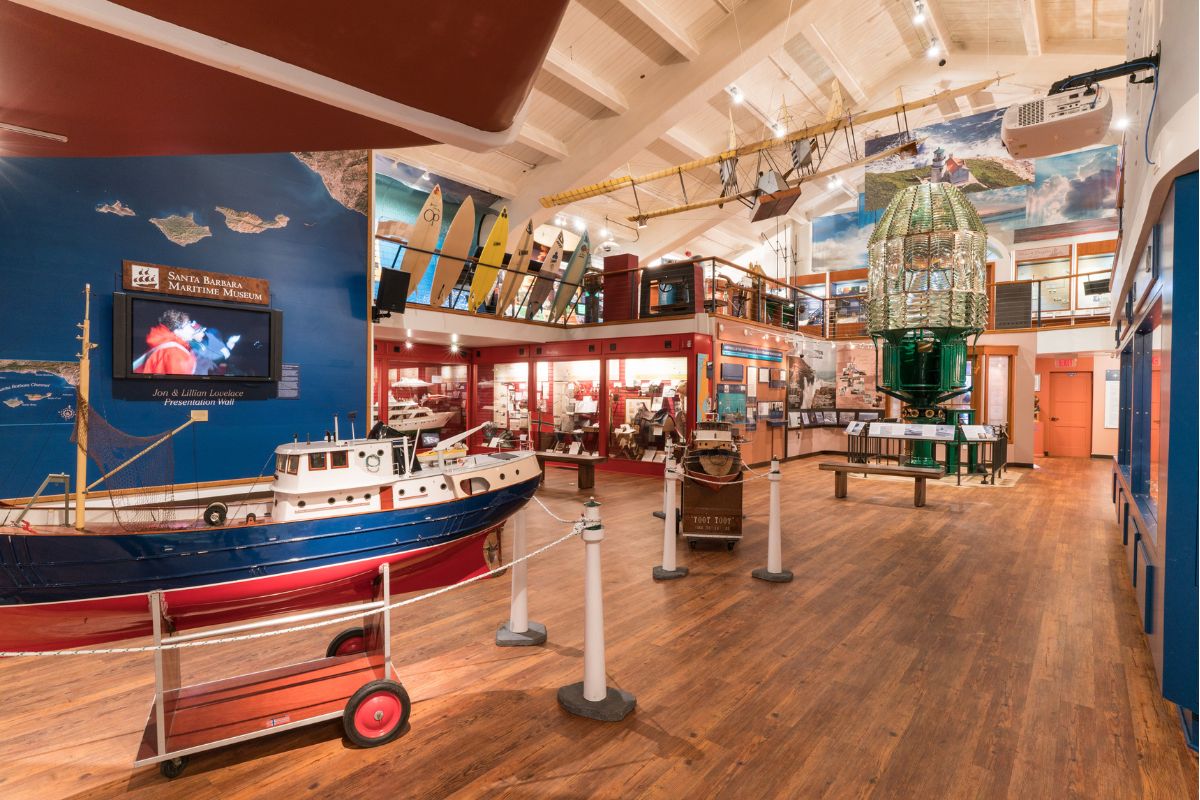 Interior do Museu Marítimo de Santa Bárbara