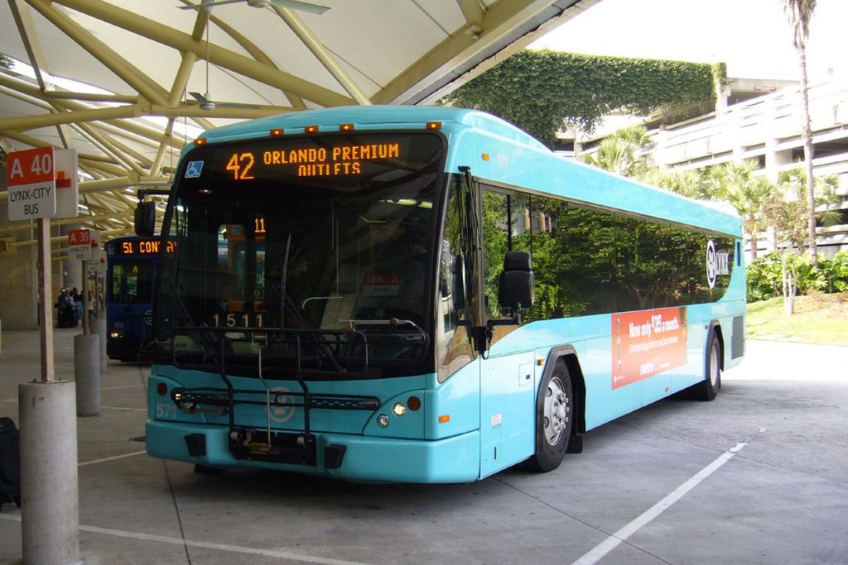 Terminal de ônibus do aeroporto internacional de Orlando