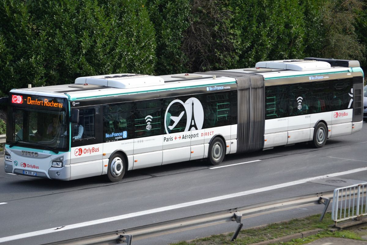 Ônibus OrlyBus do aeroporto para o centro de Paris