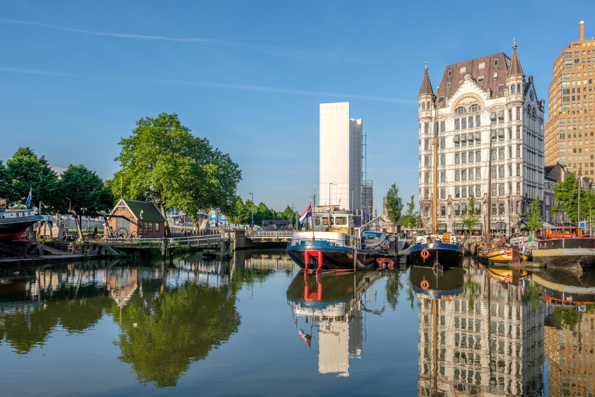 Oude Haven com edifício Het Witte Huis ao fundo