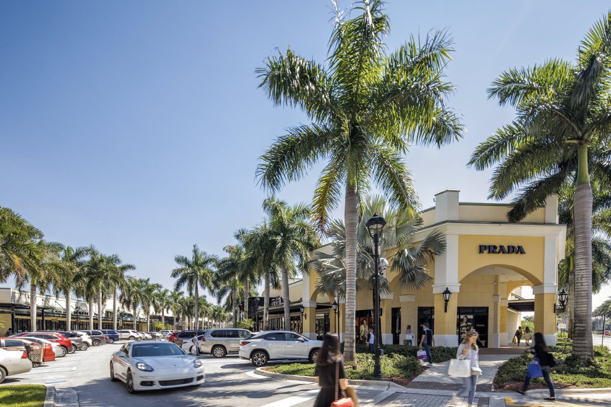 Área externo do Outlet Sawgrass Mills, Fort Lauderdale