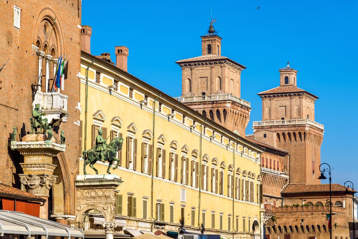 Fachada do Palácio Municipal de Ferrara