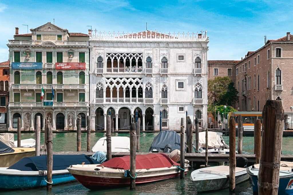 Palazzo Ca’ d’Oro visto do Canal Grande, em Veneza