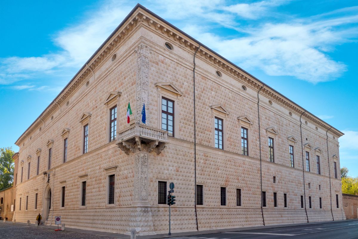 Fachada do Palazzo dei Diamanti de Ferrara