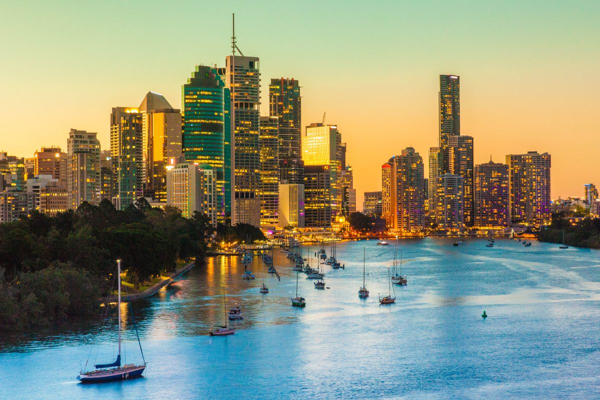 Panorama de Brisbane ao pôr do sol