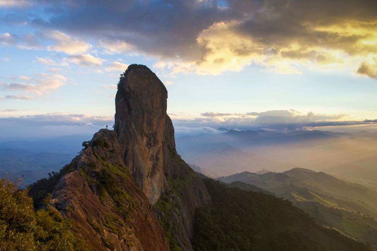 Panorâma da Pedra do Baú em São Bentodo Sapucaí