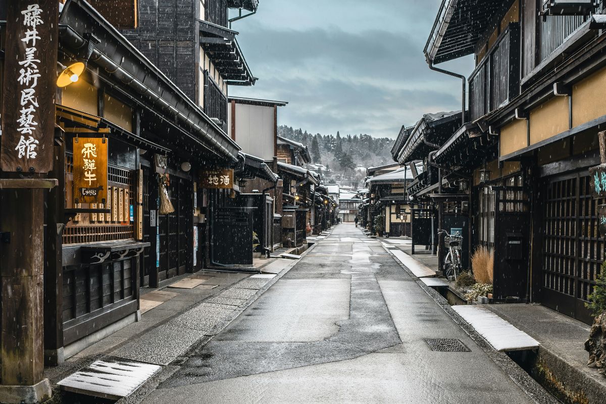 Rua do centro histórico de Takayama, no Japão