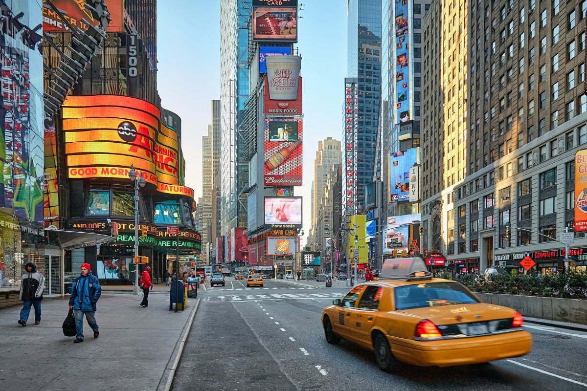 Táxi na Times Square em Nova York