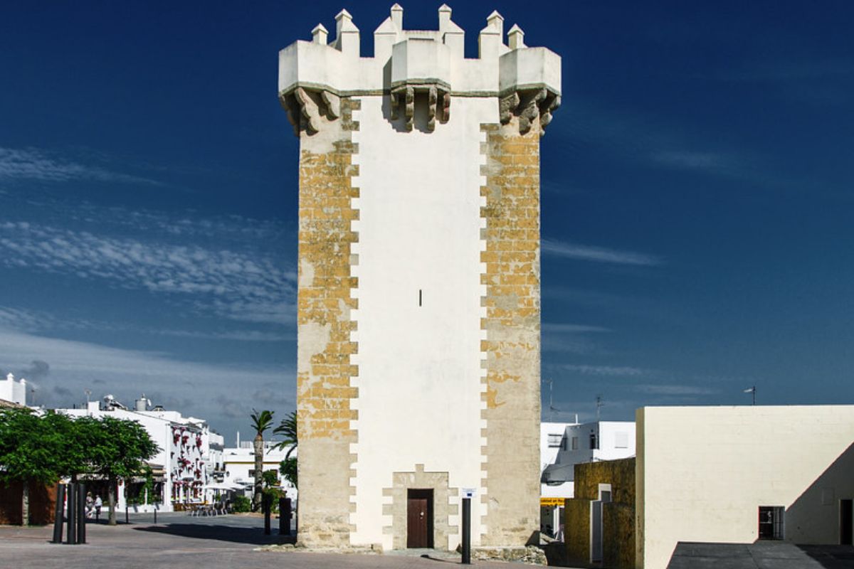 Frente da Torre de Guzmán em Conil de la Frontera