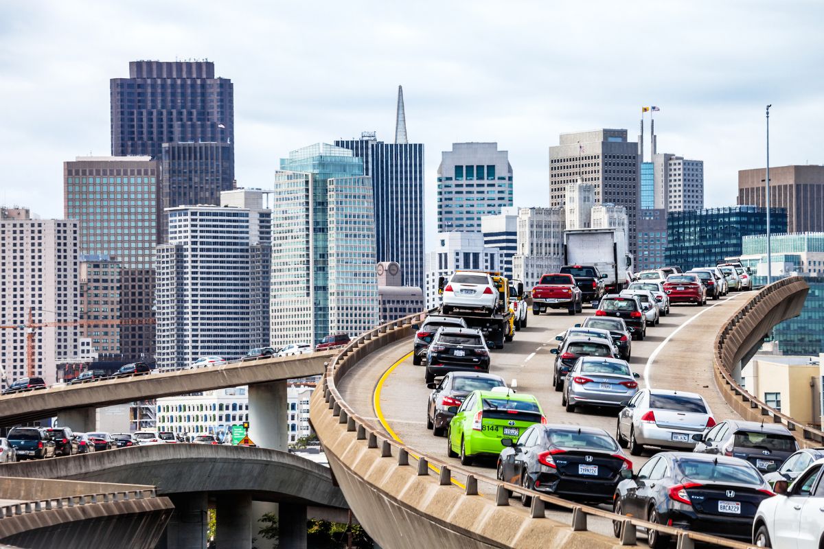 Trânsito em ponte na entrada de San Francisco